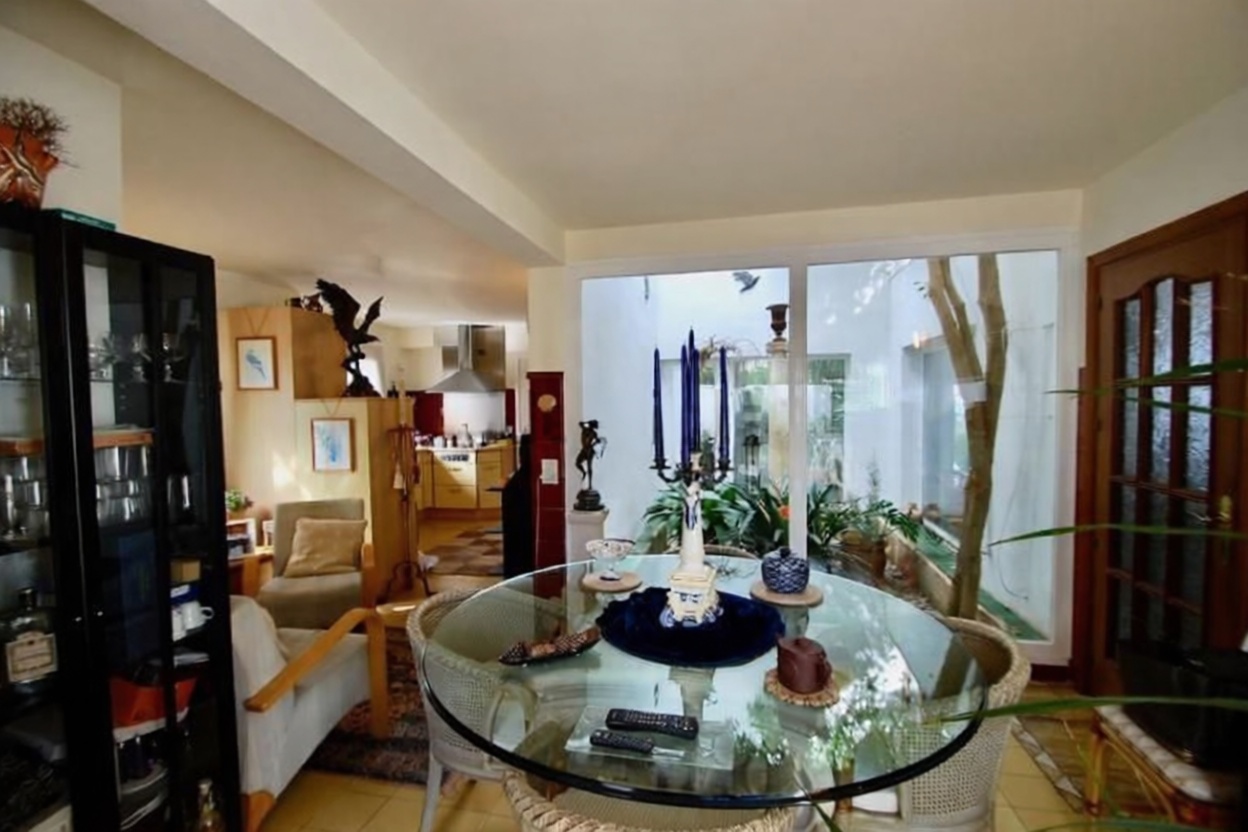 Chalet en venta con acceso directo a la playa en Llucmajor — Comedor