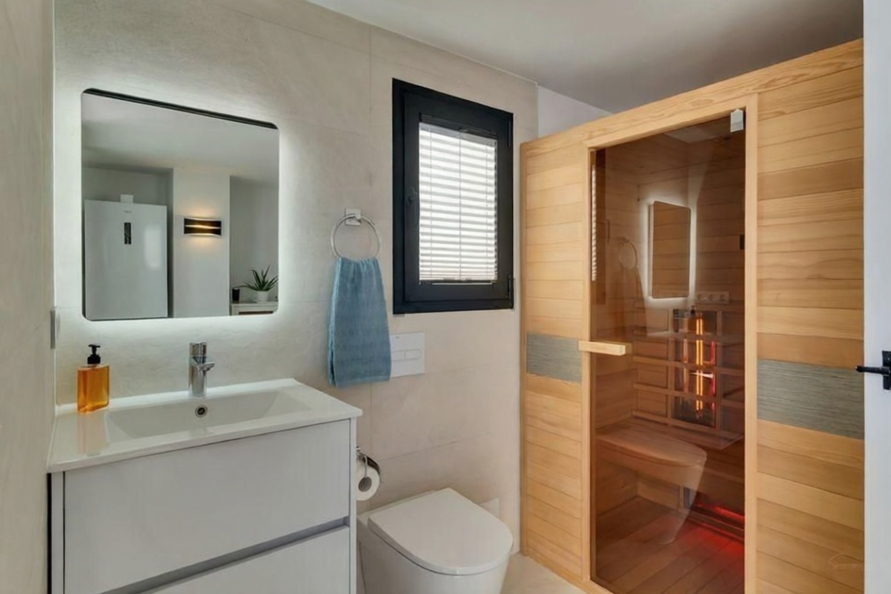 Duplex for sale frontline beach in Oliva — Bathroom