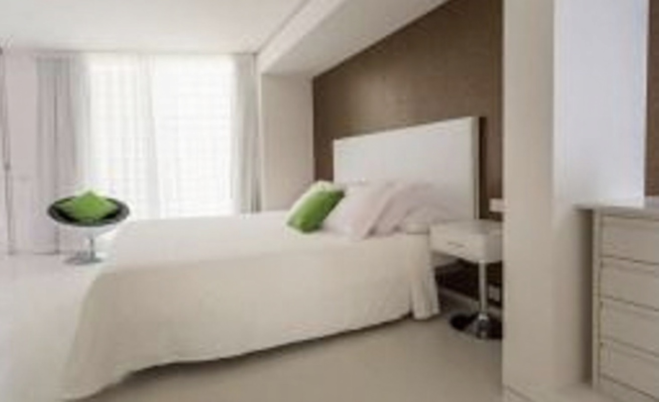 Piso en venta en primera línea de playa en Eivissa — Dormitorio