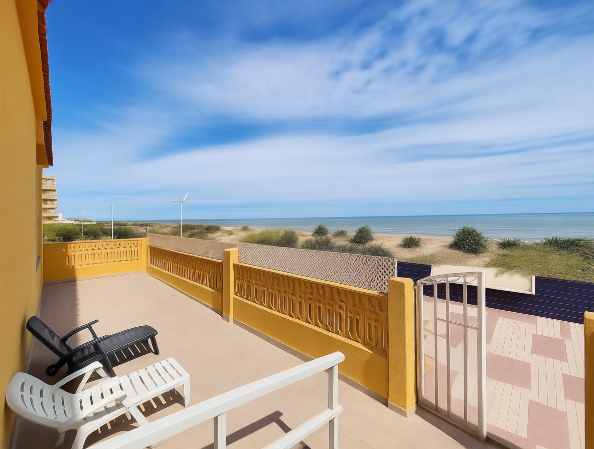 Chalet zum Verkauf mit direktem Strandzugang in Sueca