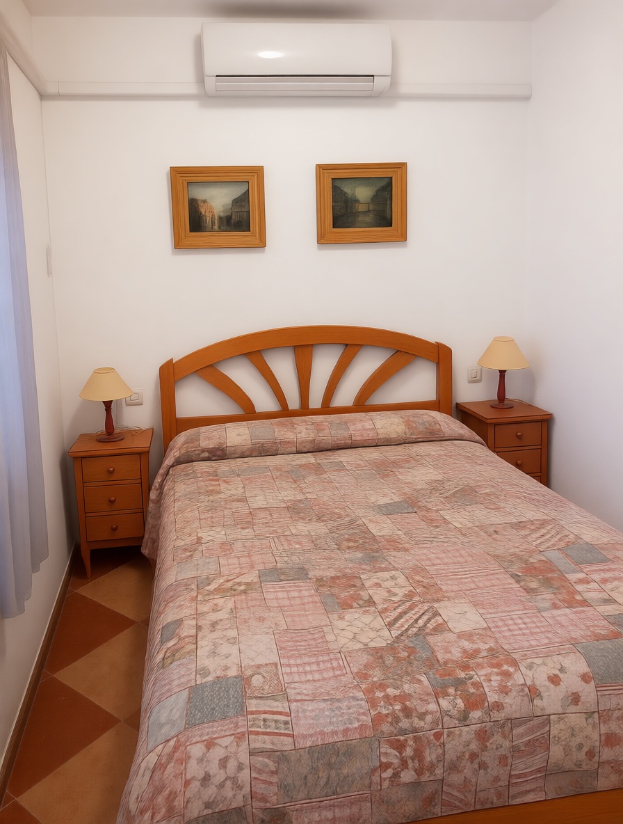 Attic for sale seafront in Benidorm — Bedroom