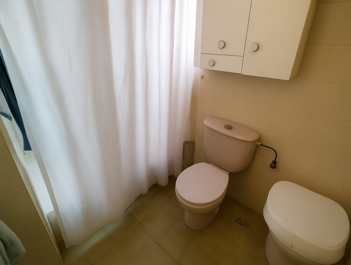 Piso en primera línea de playa en Benidorm — Baño