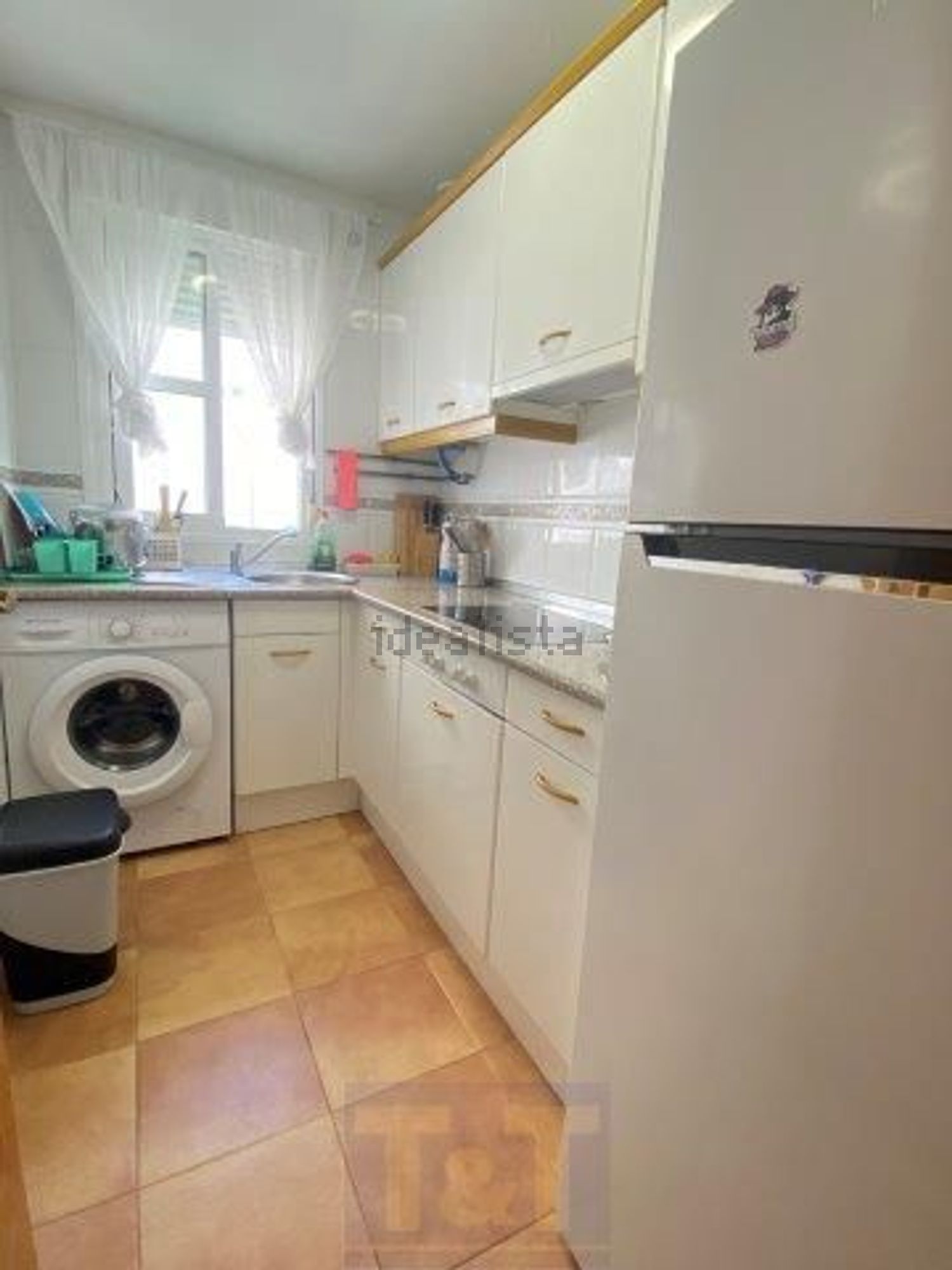 Beachfront flat in Islantilla — Kitchen