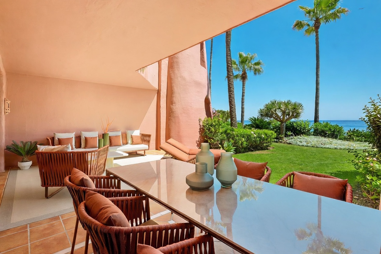 Apartamento à venda pé na areia em Estepona