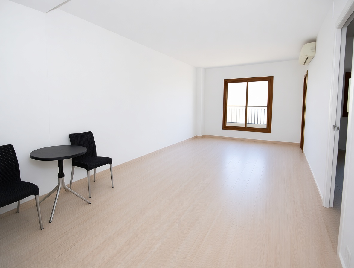 Piso en venta en primera línea de playa en Fuengirola — Salón