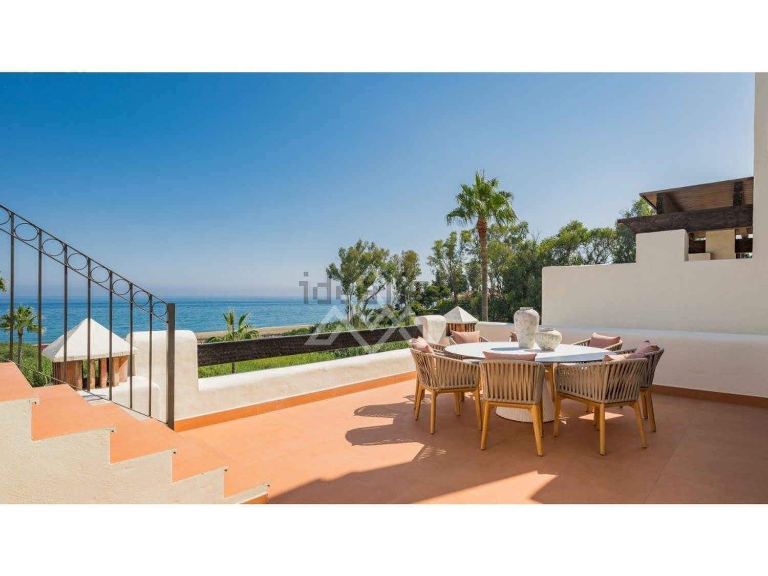 Ático em primeira linha de mar em Estepona — Terraço mar
