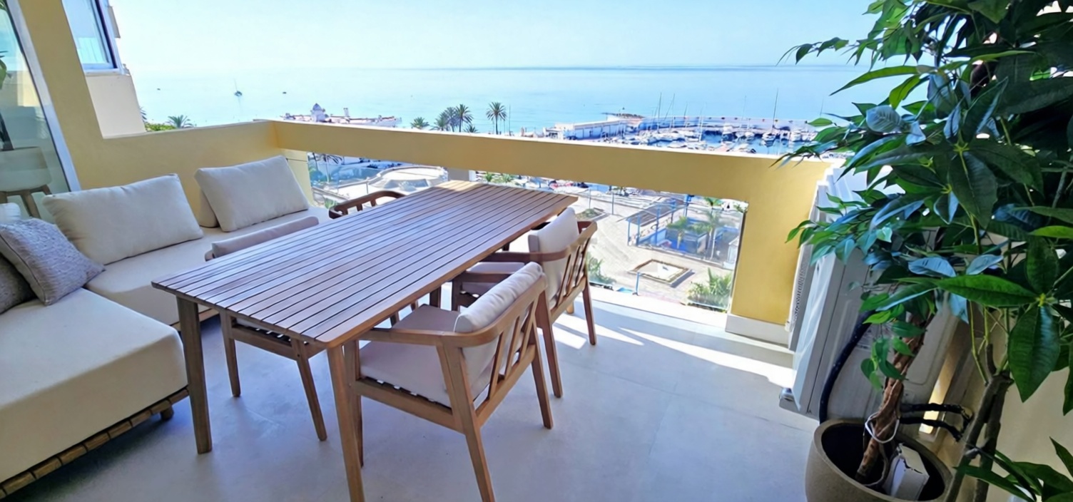 Piso en venta en primera línea de playa en Marbella