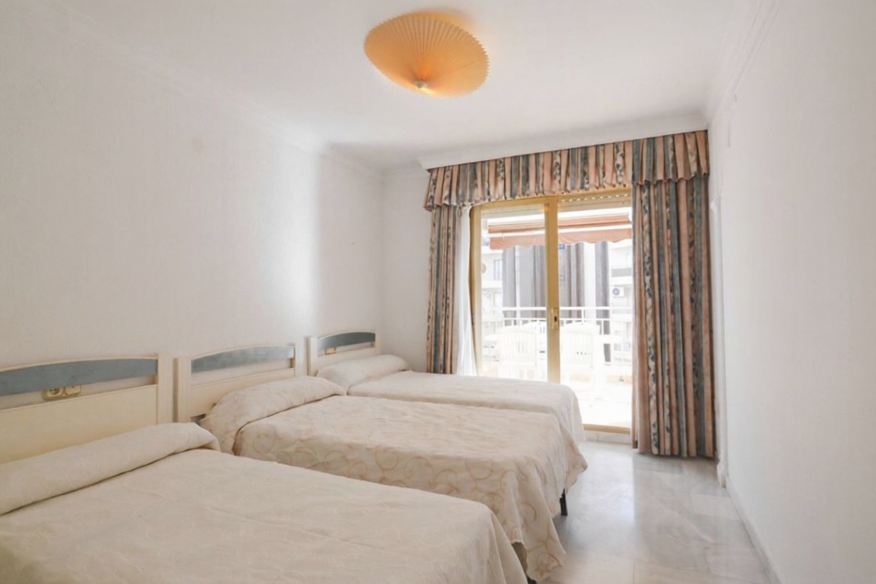 Apartamento em primeira linha de praia em Fuengirola — Quarto