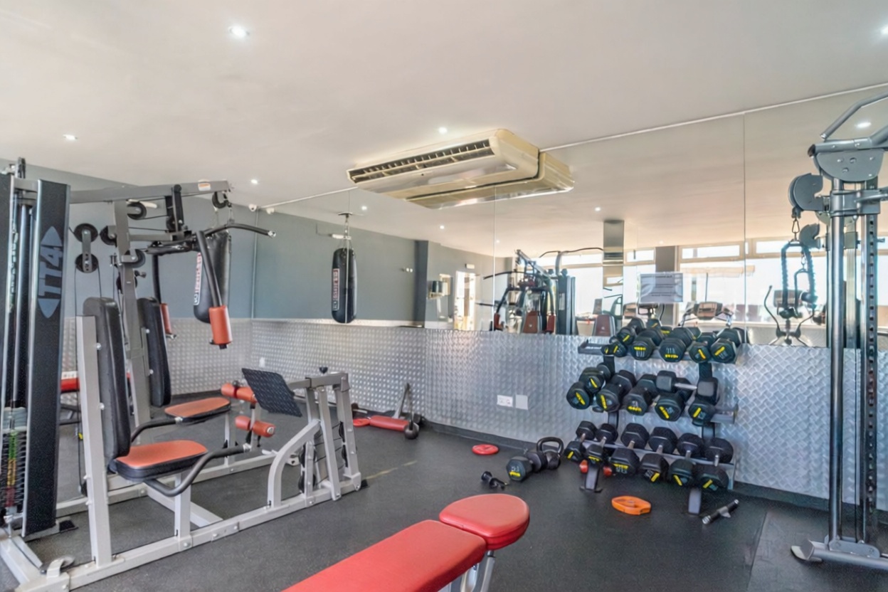 Ático en venta en primera línea de mar en Estepona — Dormitorio