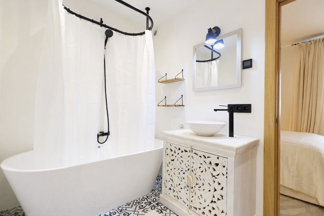 Flat for sale frontline beach in Marbella — Bathroom