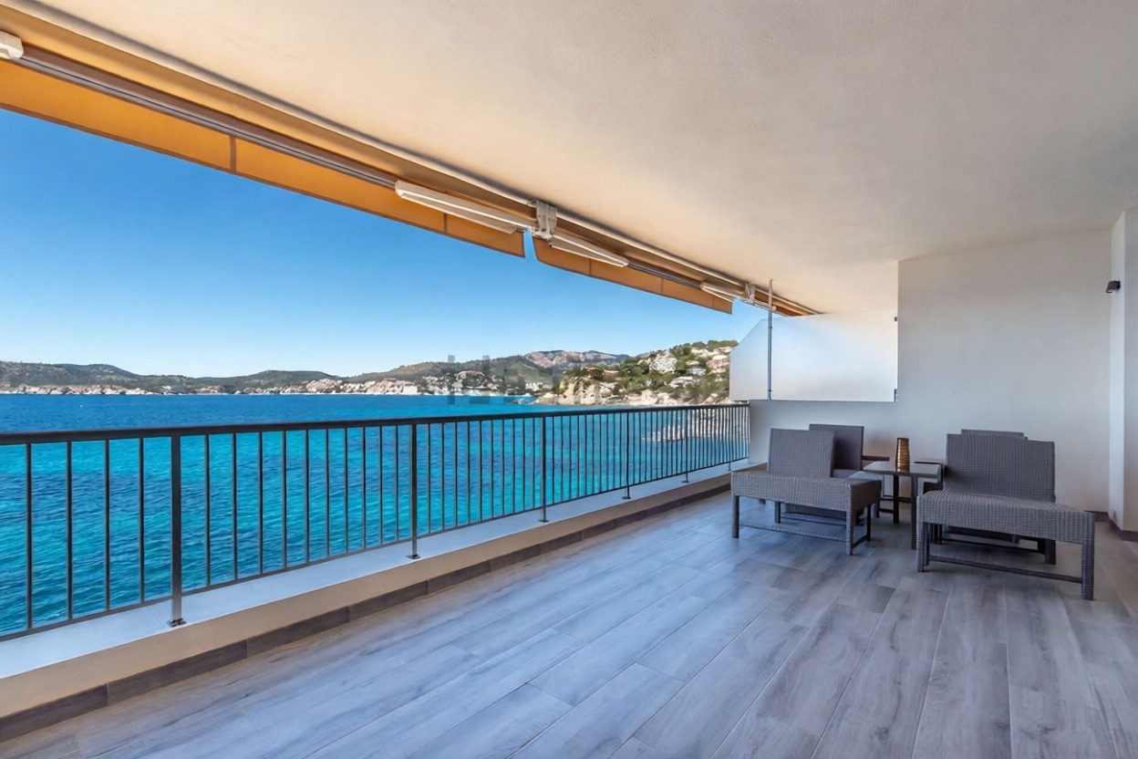 Piso en venta en primera línea de playa en Calvià