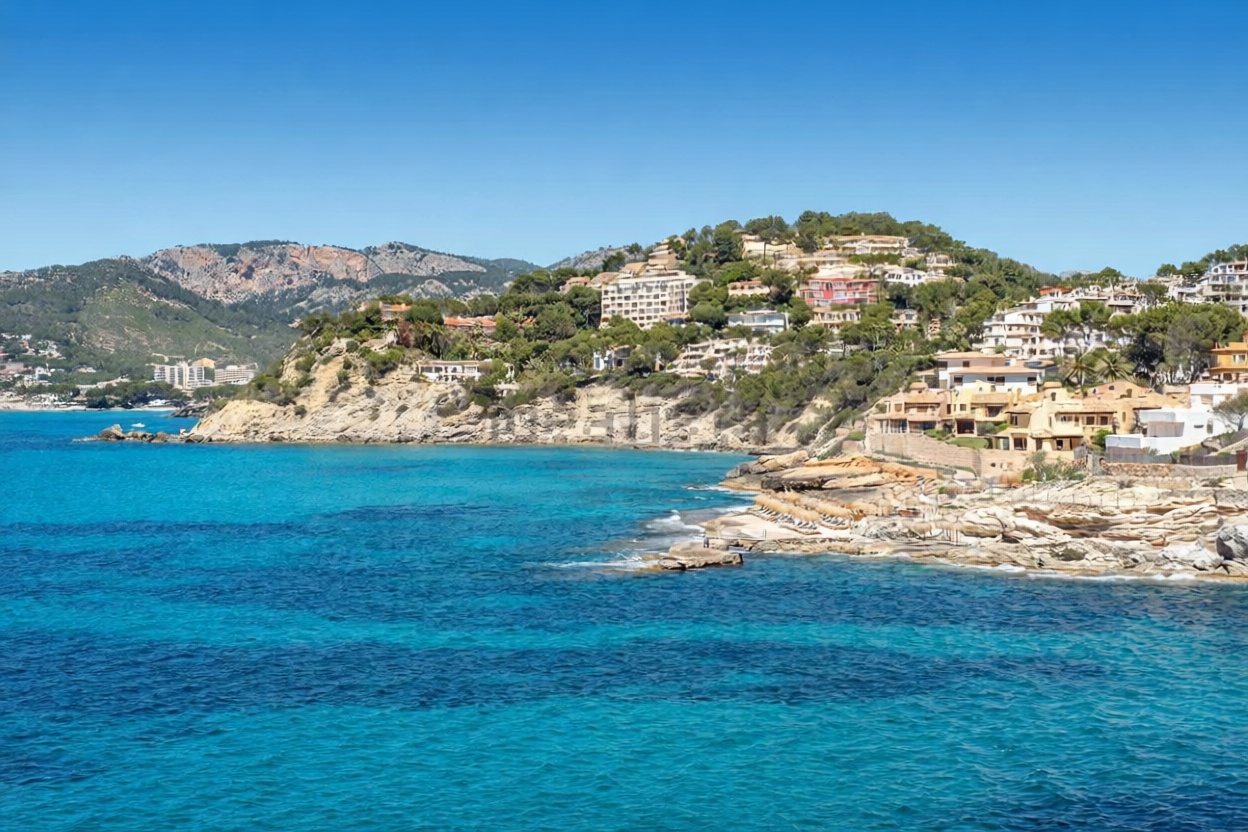 Piso en venta en primera línea de playa en Calvià — Vista mar