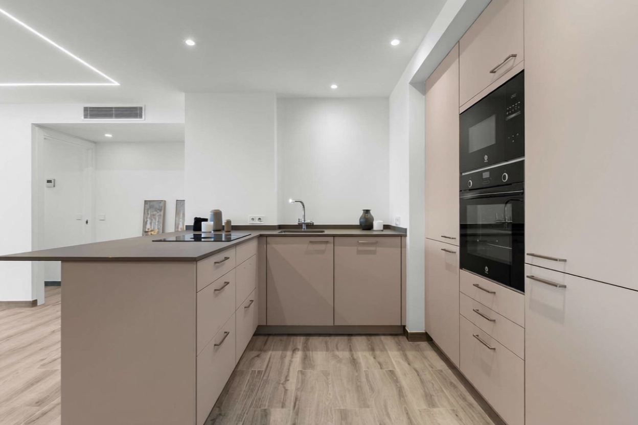Beachfront flat in Calvià — Kitchen