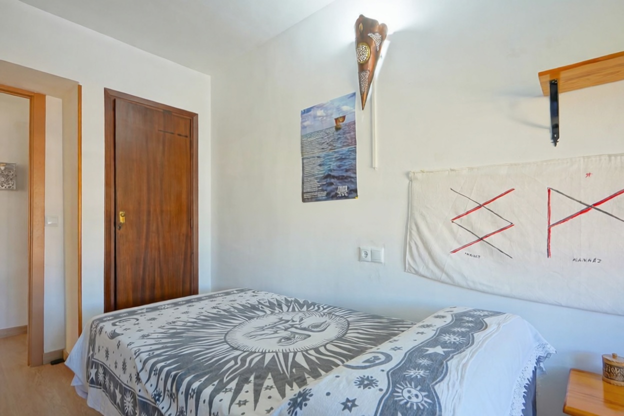 Flat for sale frontline beach in Denia — Bedroom