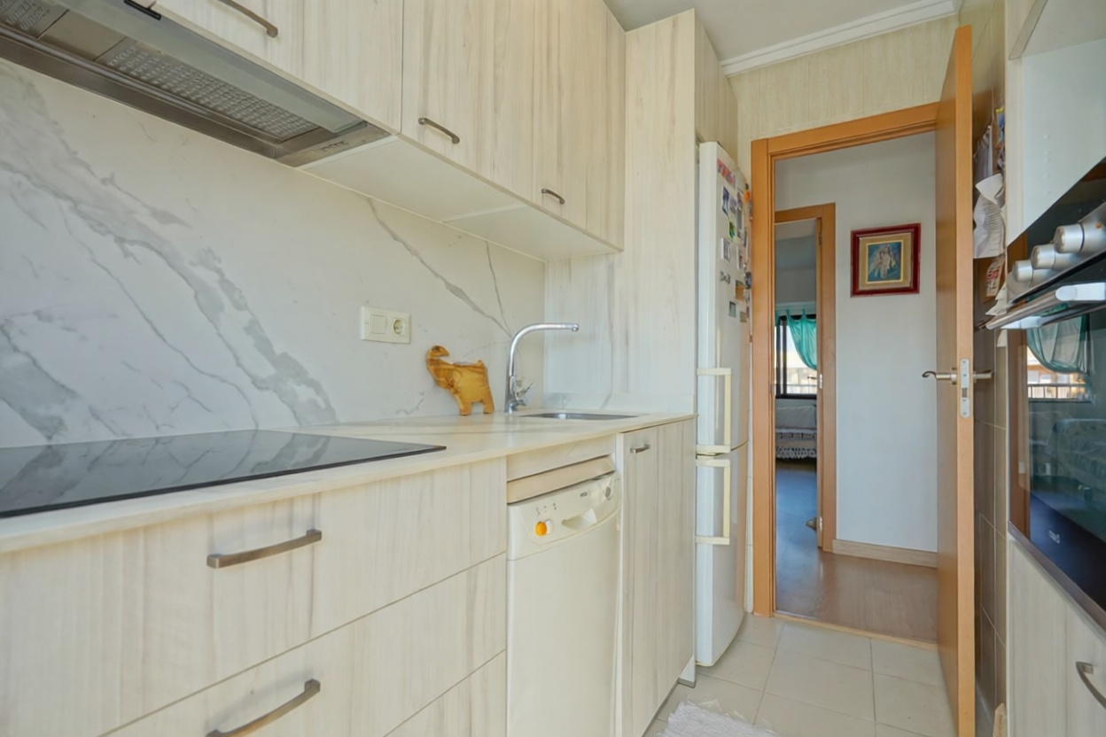 Flat for sale frontline beach in Denia — Kitchen