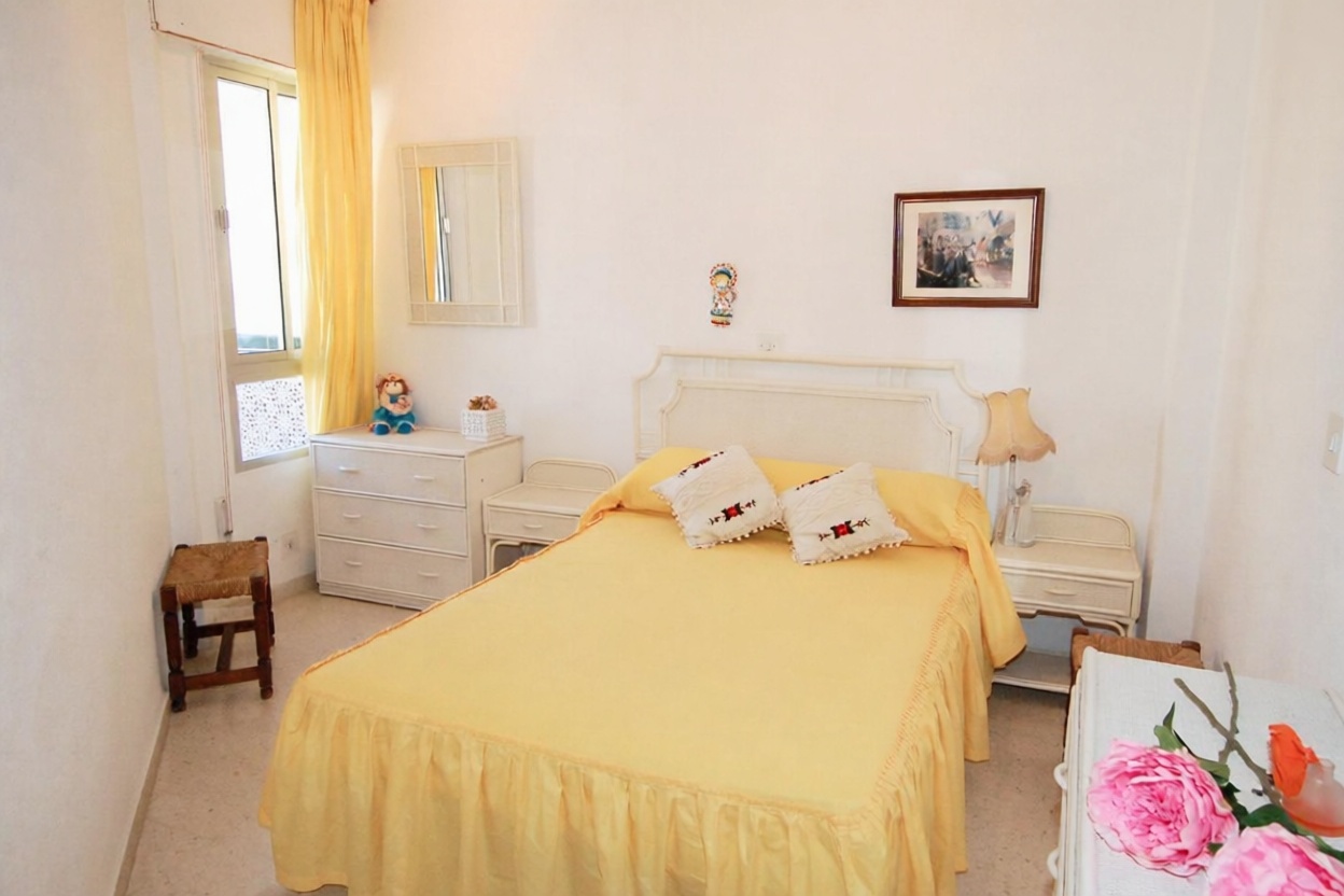 Apartamento à venda pé na areia em Salobreña — Quarto