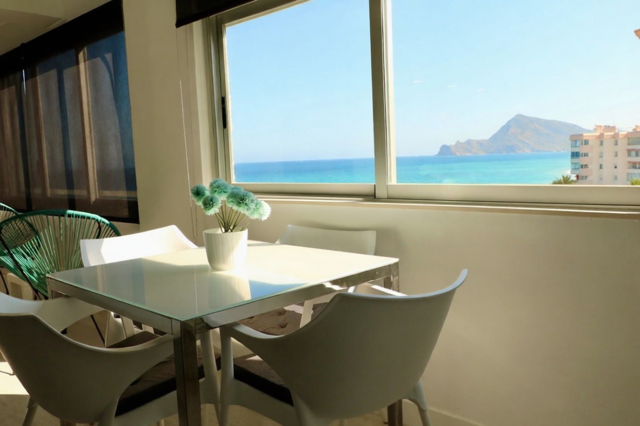 Wohnung zum Verkauf in direkter Strandlage in Altea — Meerterrasse