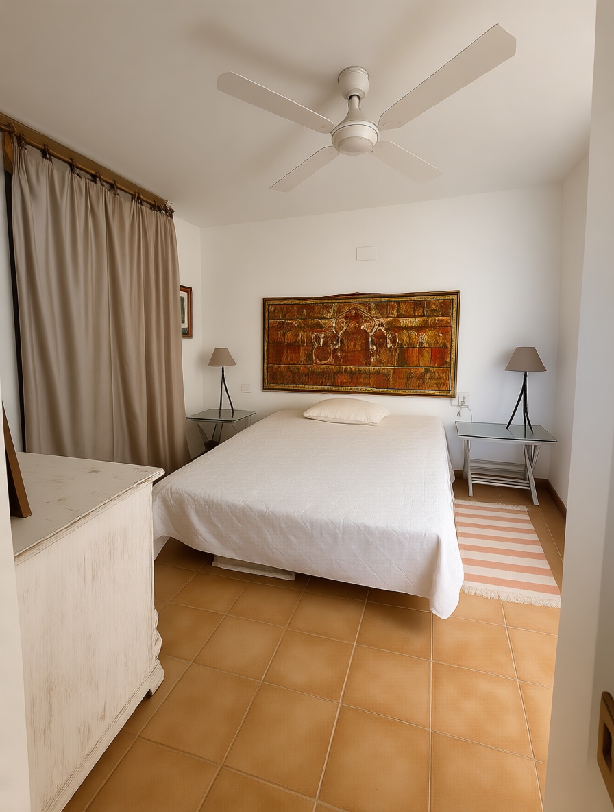 Piso en venta en primera línea de playa en Altea — Dormitorio