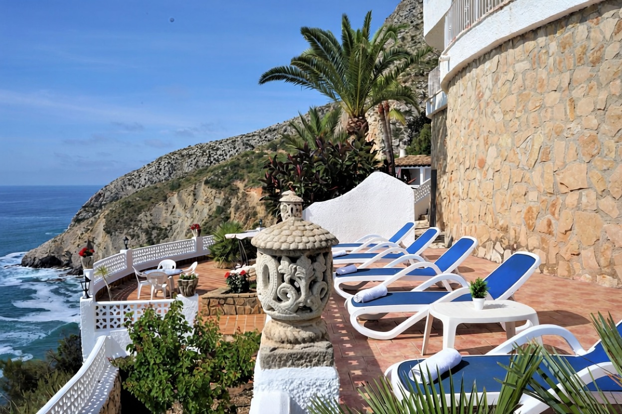 Шале на продажу с прямым выходом на пляж в Calpe — Морская терраса