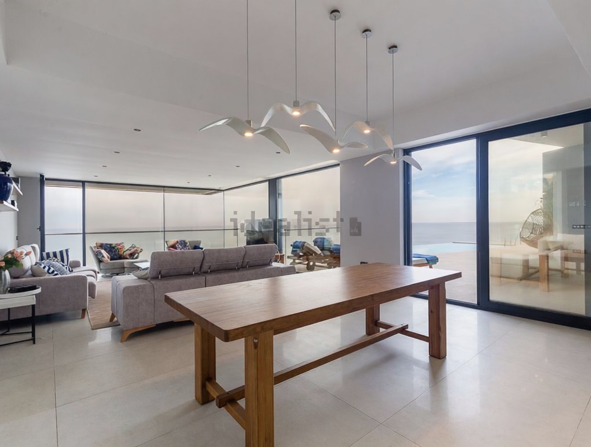 Chalet en venta con acceso directo a la playa en Cullera — Salón
