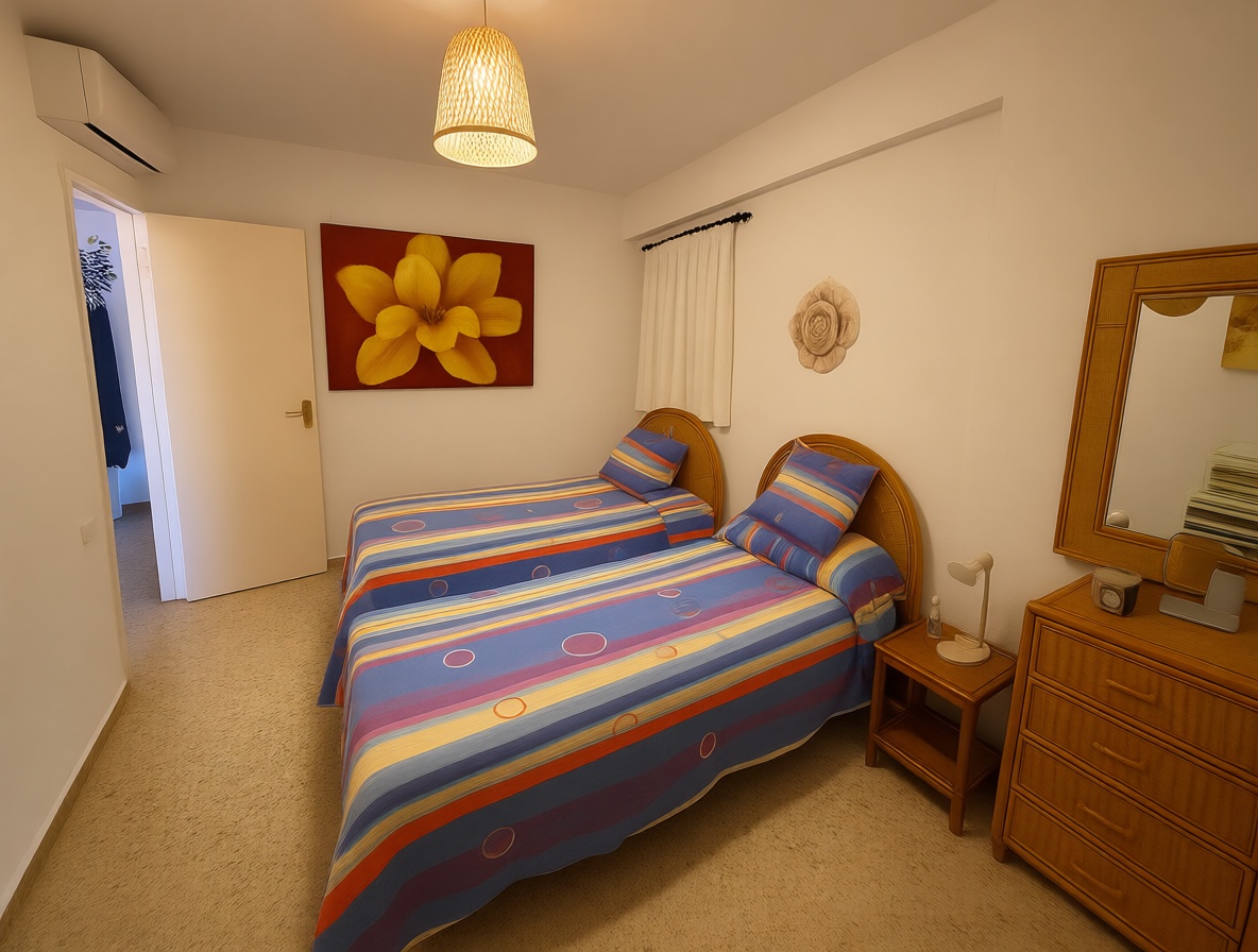 Flat for sale frontline beach in Sant Antoni de Portmany — Bedroom