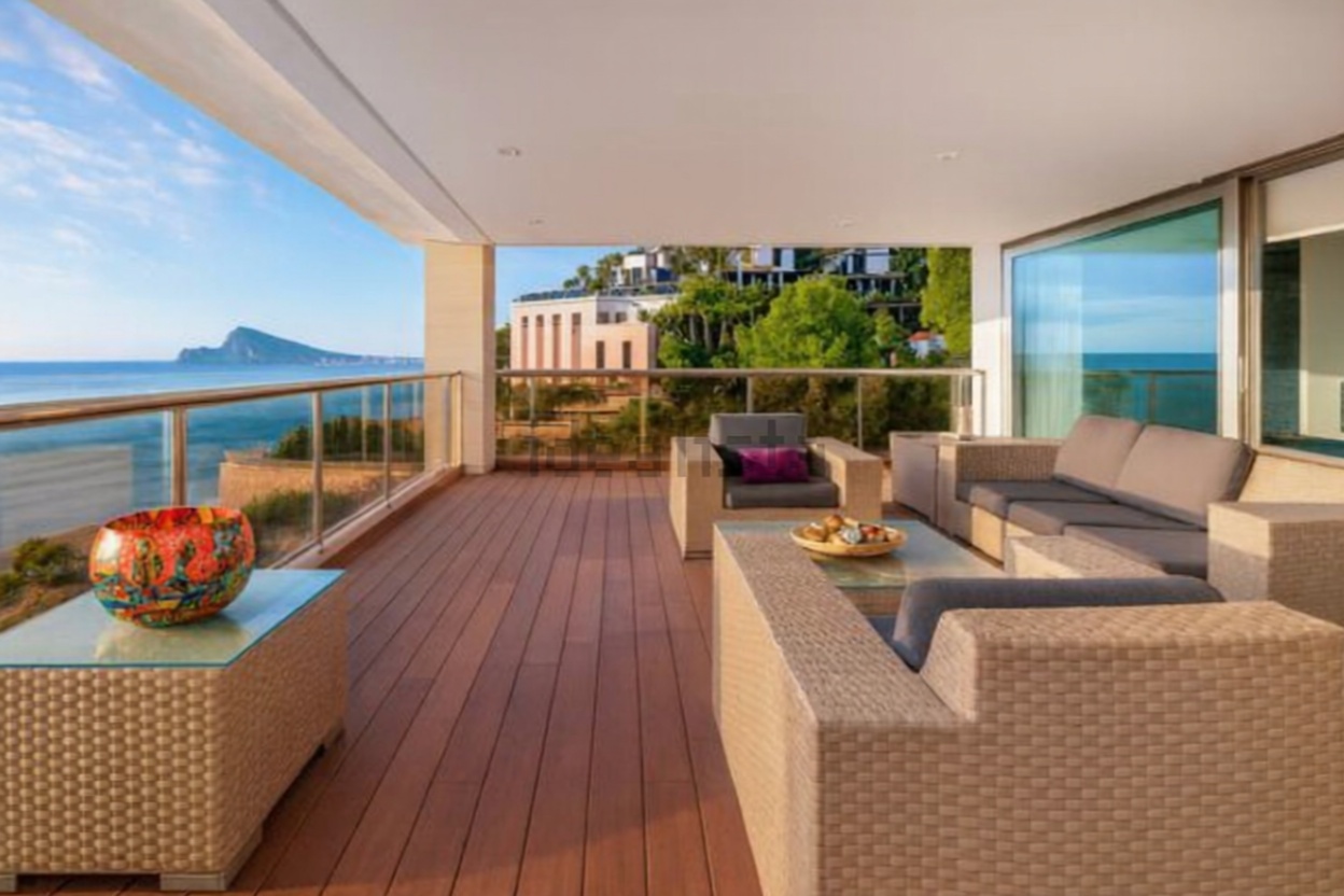 Beachfront flat in Altea