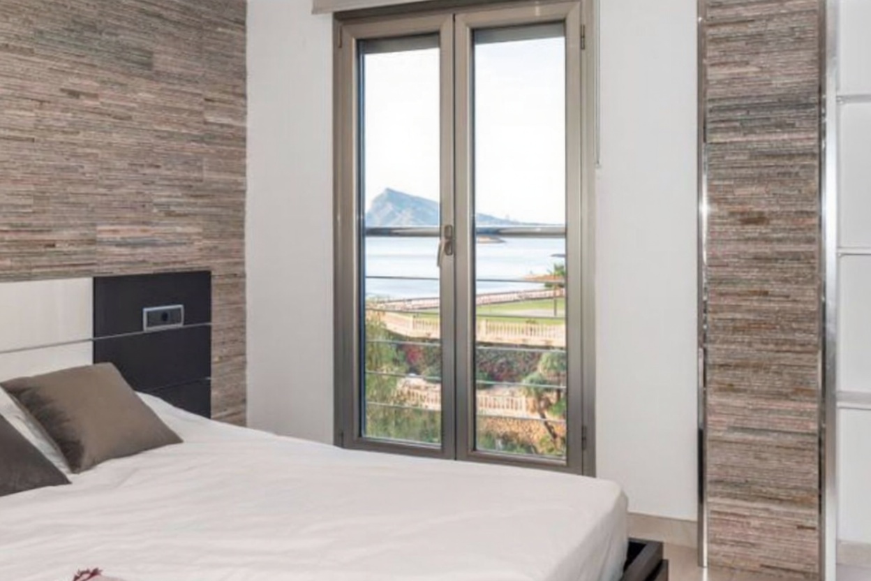 Beachfront flat in Altea — Bedroom