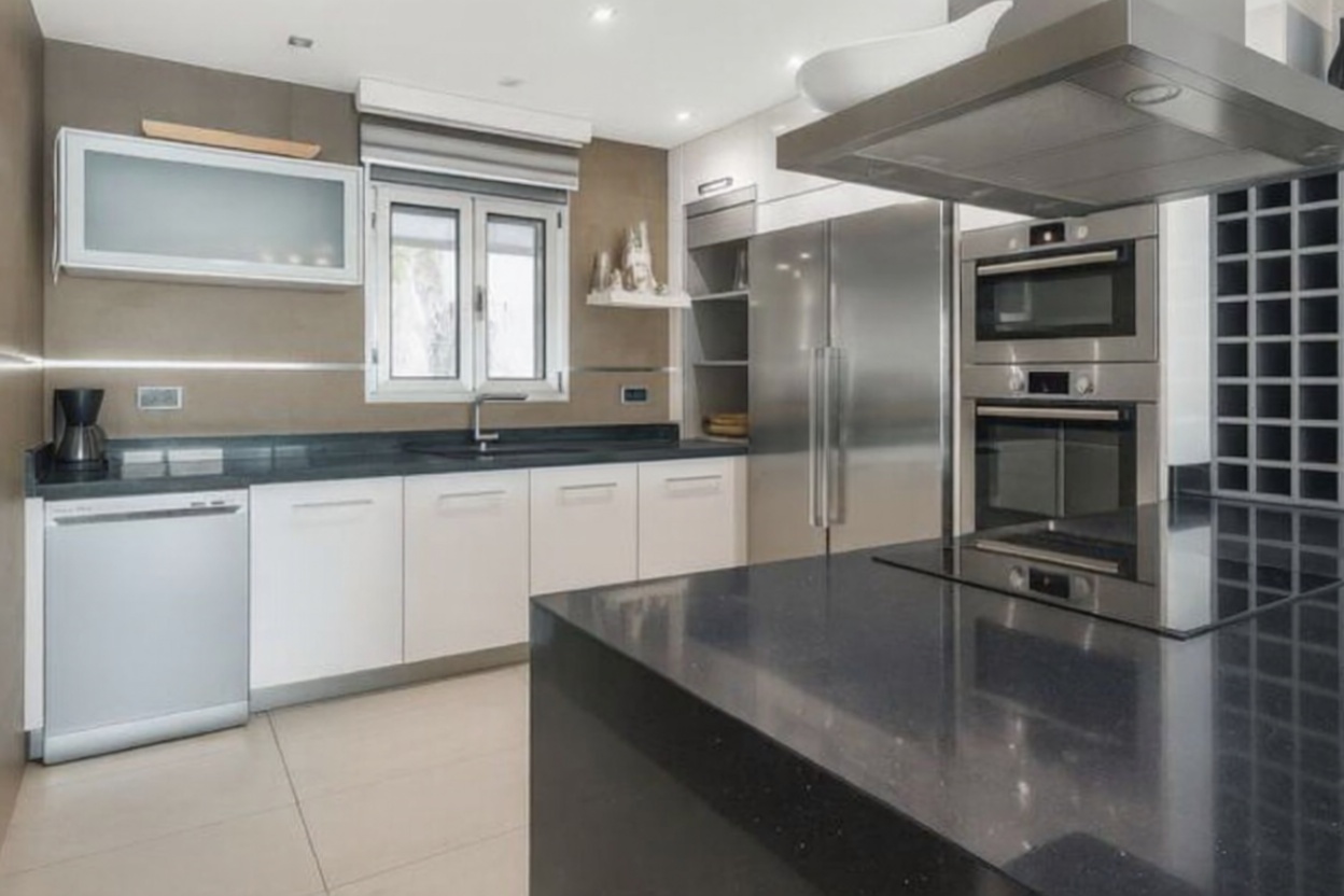 Beachfront flat in Altea — Kitchen