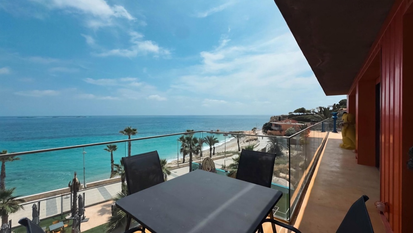 Chalet with Direct Beach Access in Villajoyosa — Bathroom