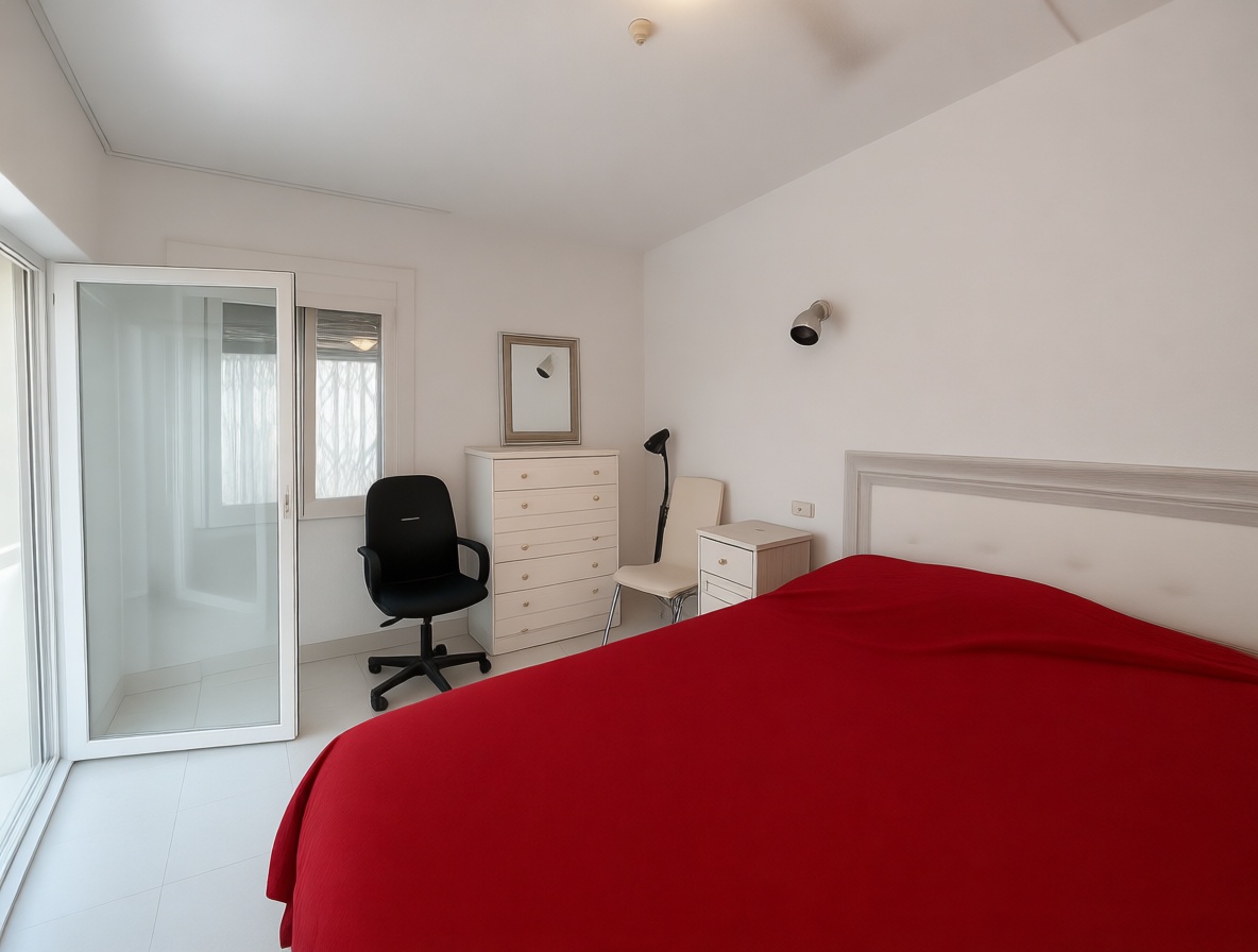 Piso en venta en primera línea de playa en Calvià — Dormitorio