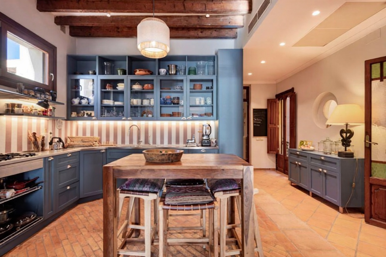 Beachfront flat in Palma de Mallorca — Kitchen
