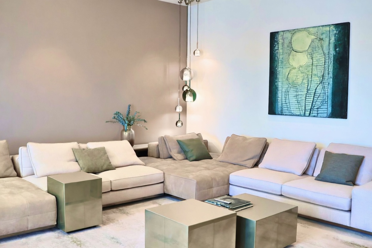 Chalet for sale with direct beach access in Andratx — Living room