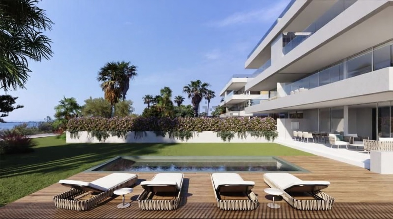 Apartamento à venda pé na areia em Pollença — Piscina