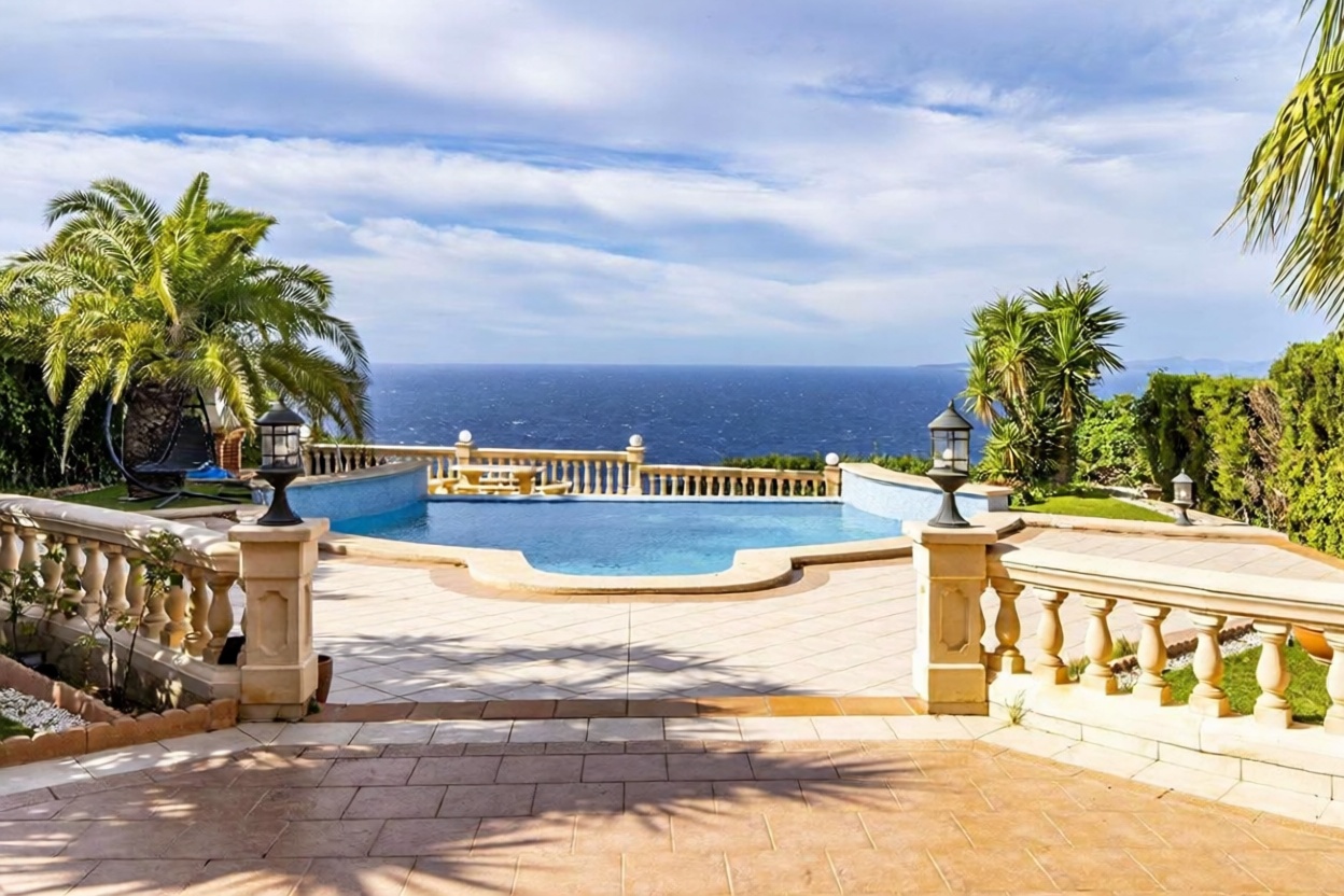 Chalet en venta con acceso directo a la playa en Llucmajor — Vista mar