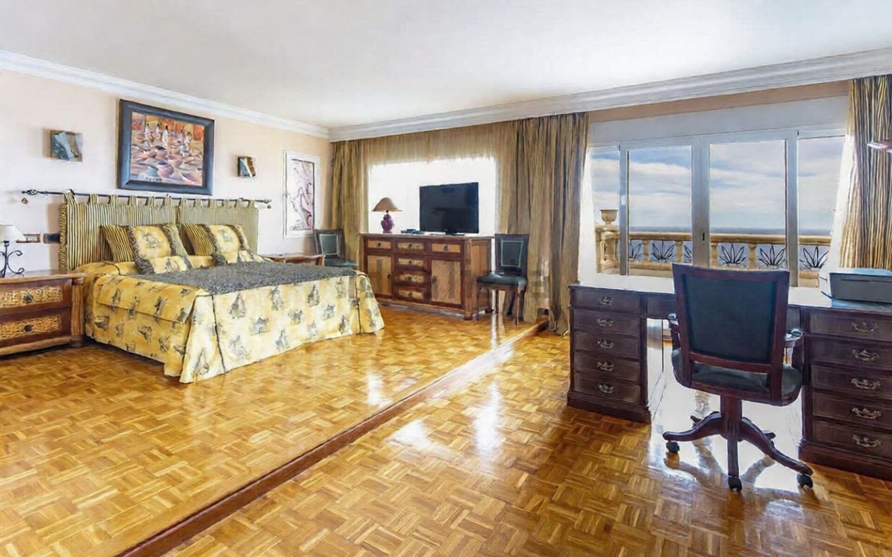 Chalet en venta con acceso directo a la playa en Llucmajor — Dormitorio