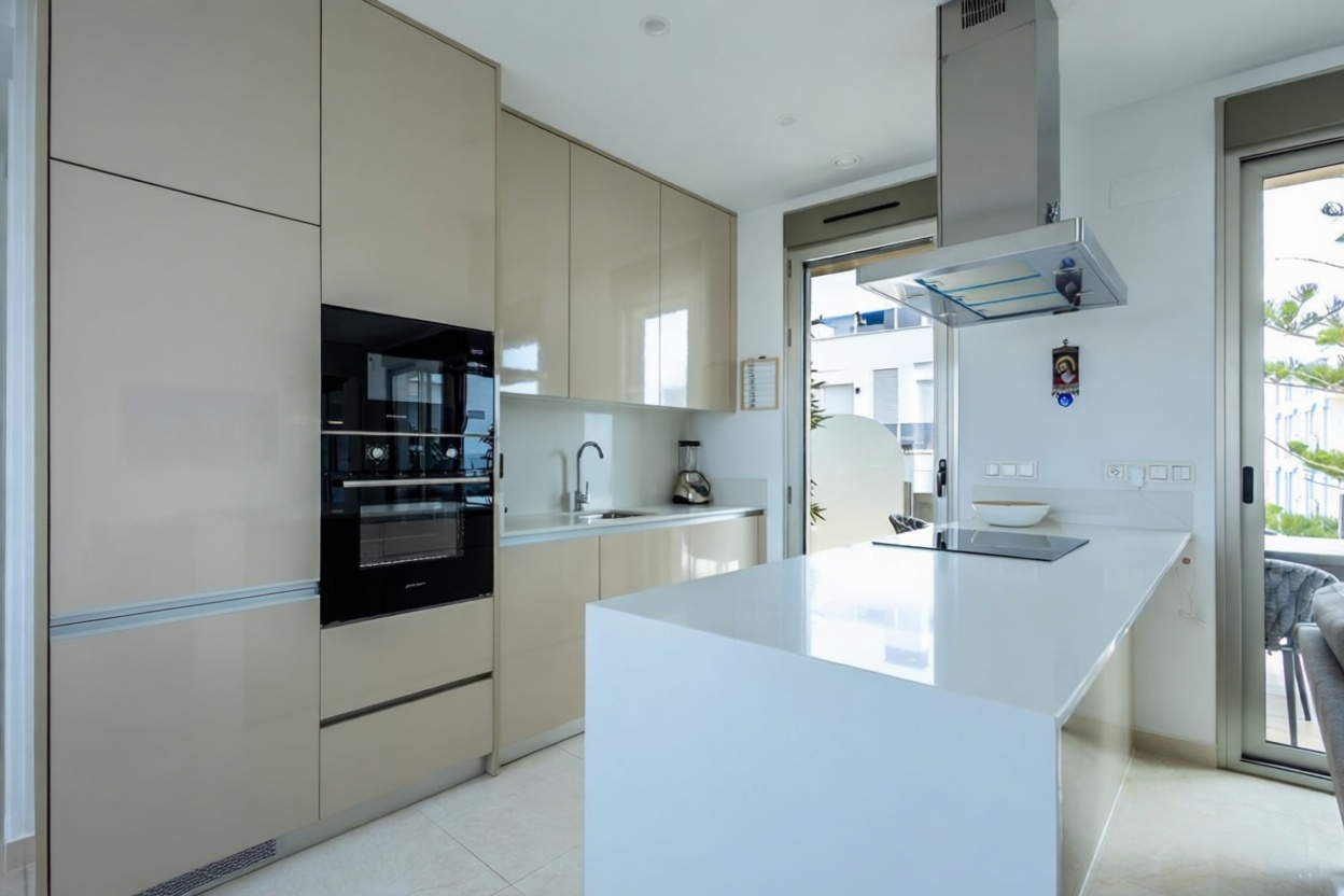 Seafront attic in Torrevieja — Kitchen