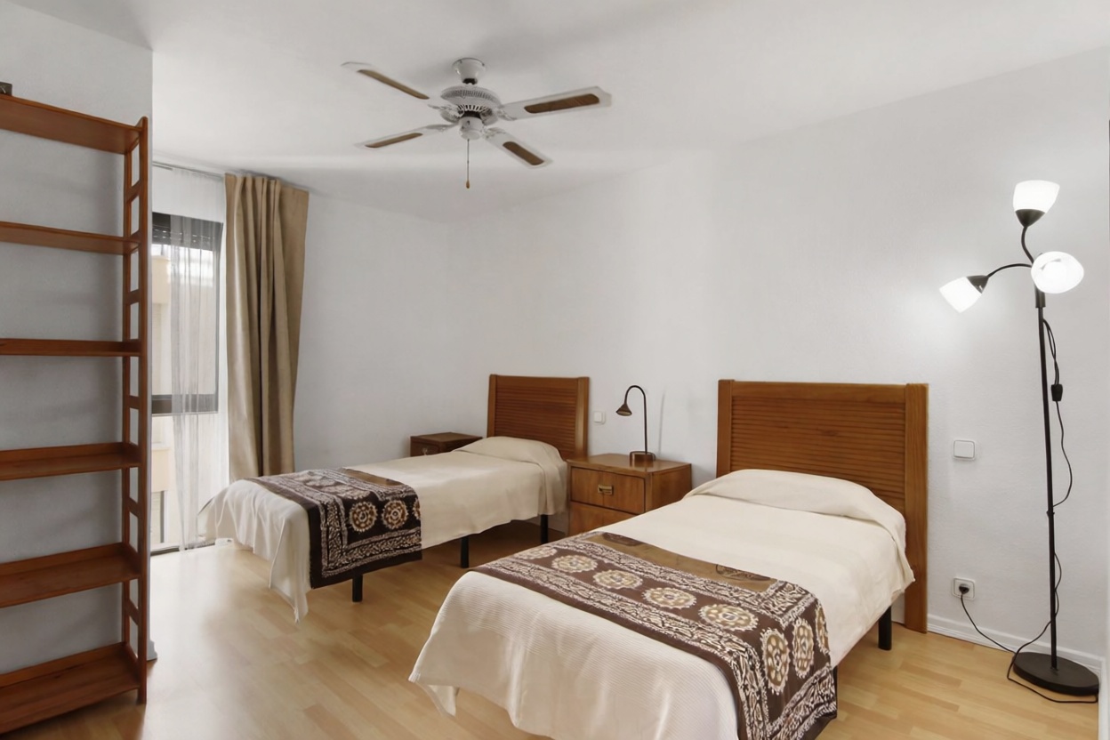 Appartement en première ligne de plage à Estepona — Chambre