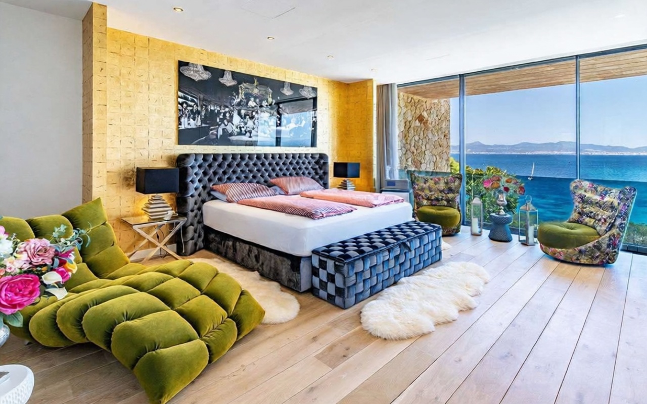 Chalet en venta con acceso directo a la playa en Llucmajor — Dormitorio