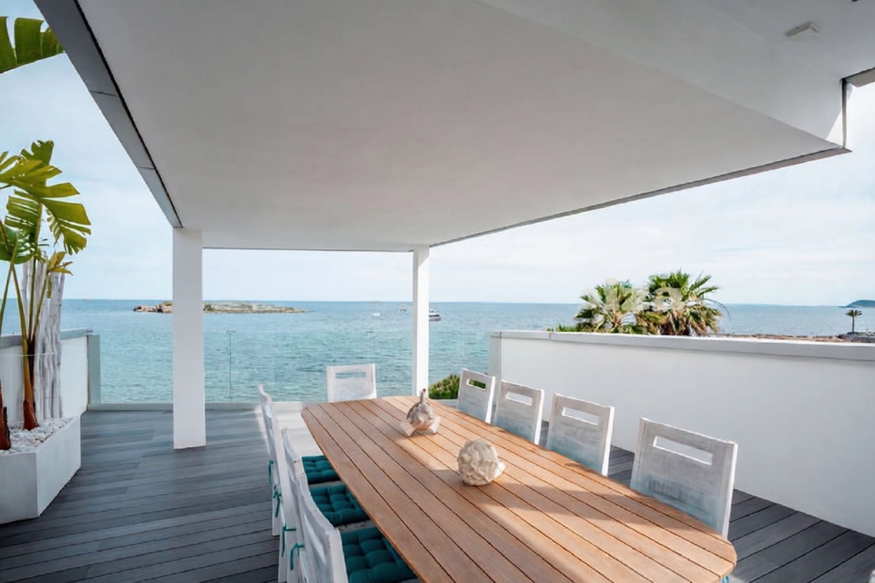 Chalet en venta con acceso directo a la playa en Eivissa — Terraza mar