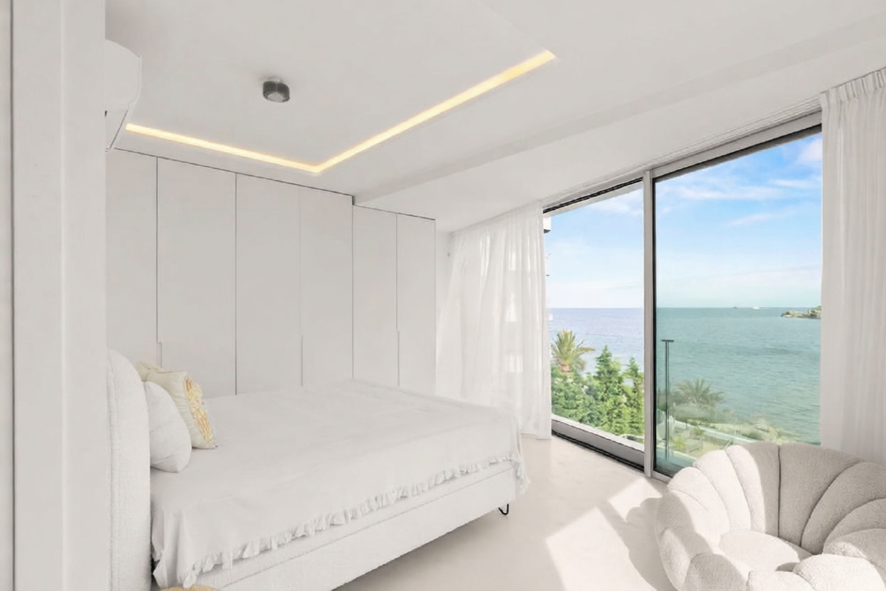 Chalet en venta con acceso directo a la playa en Eivissa — Dormitorio