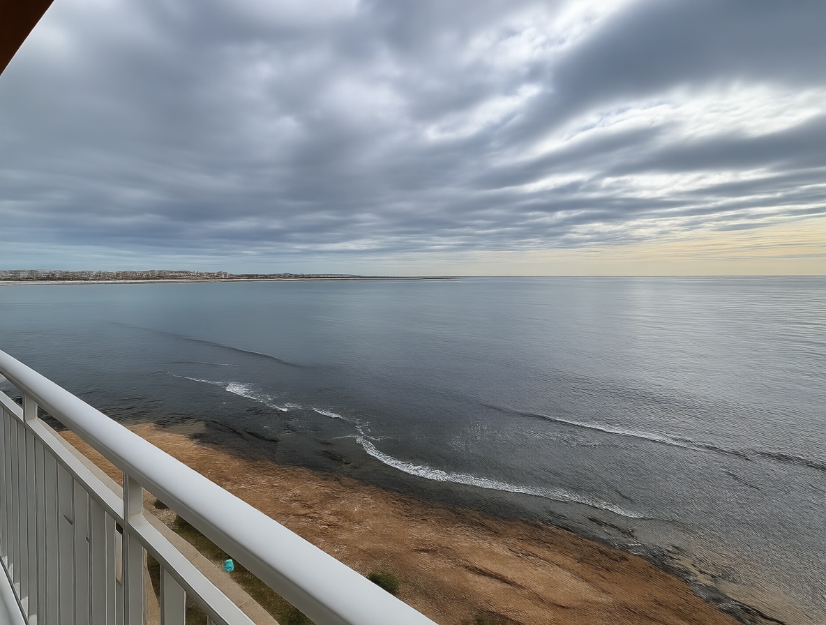 Квартира на продажу на первой линии пляжа в Torrevieja