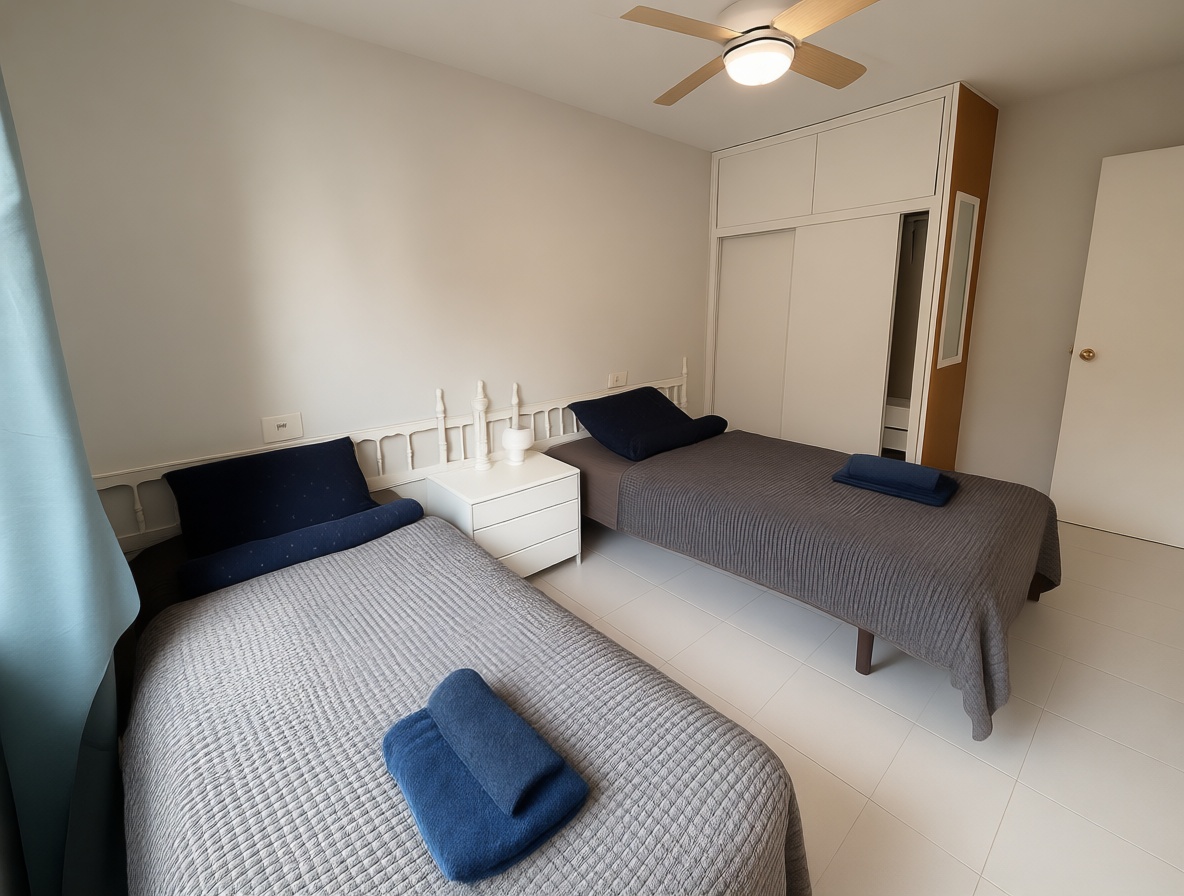 Piso en venta en primera línea de playa en Torrevieja — Dormitorio