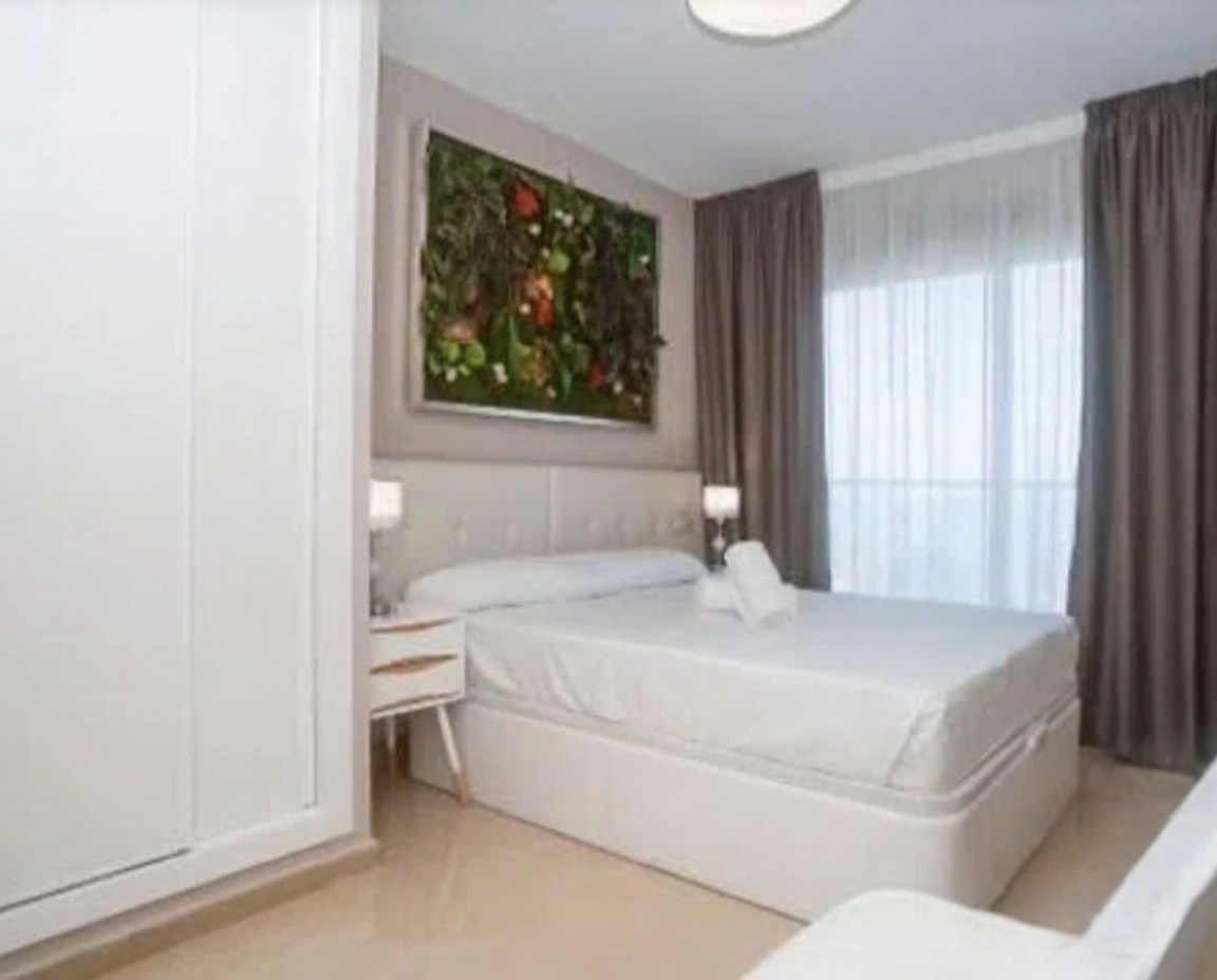 Flat for sale frontline beach in Oropesa del Mar — Bedroom
