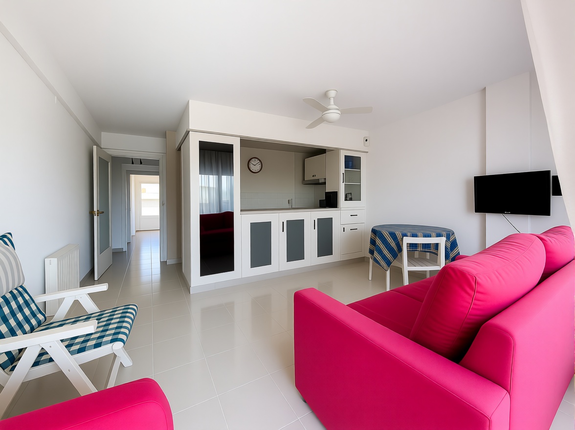 Dachgeschosswohnung zum Verkauf in erster Meereslinie in Cambrils — Wohnzimmer