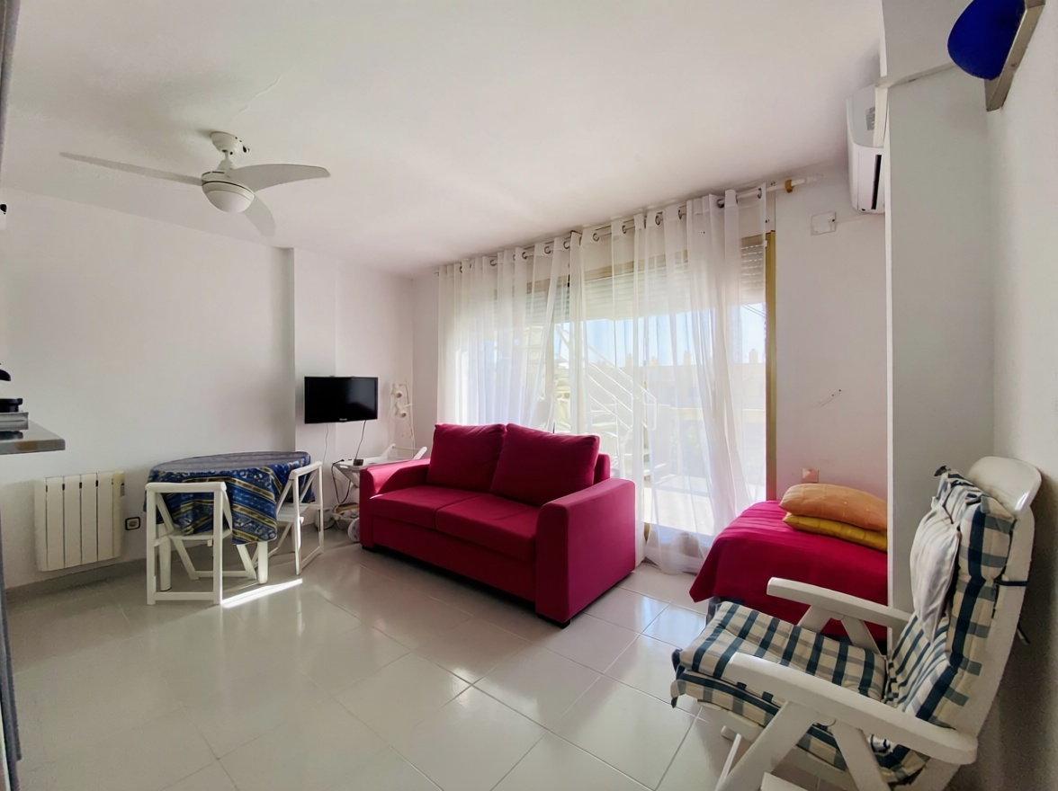 Dachgeschosswohnung zum Verkauf in erster Meereslinie in Cambrils — Küche