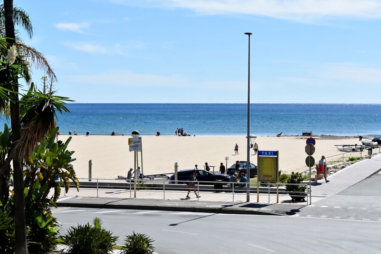 Apartamento à venda pé na areia em Cambrils — Vista mar