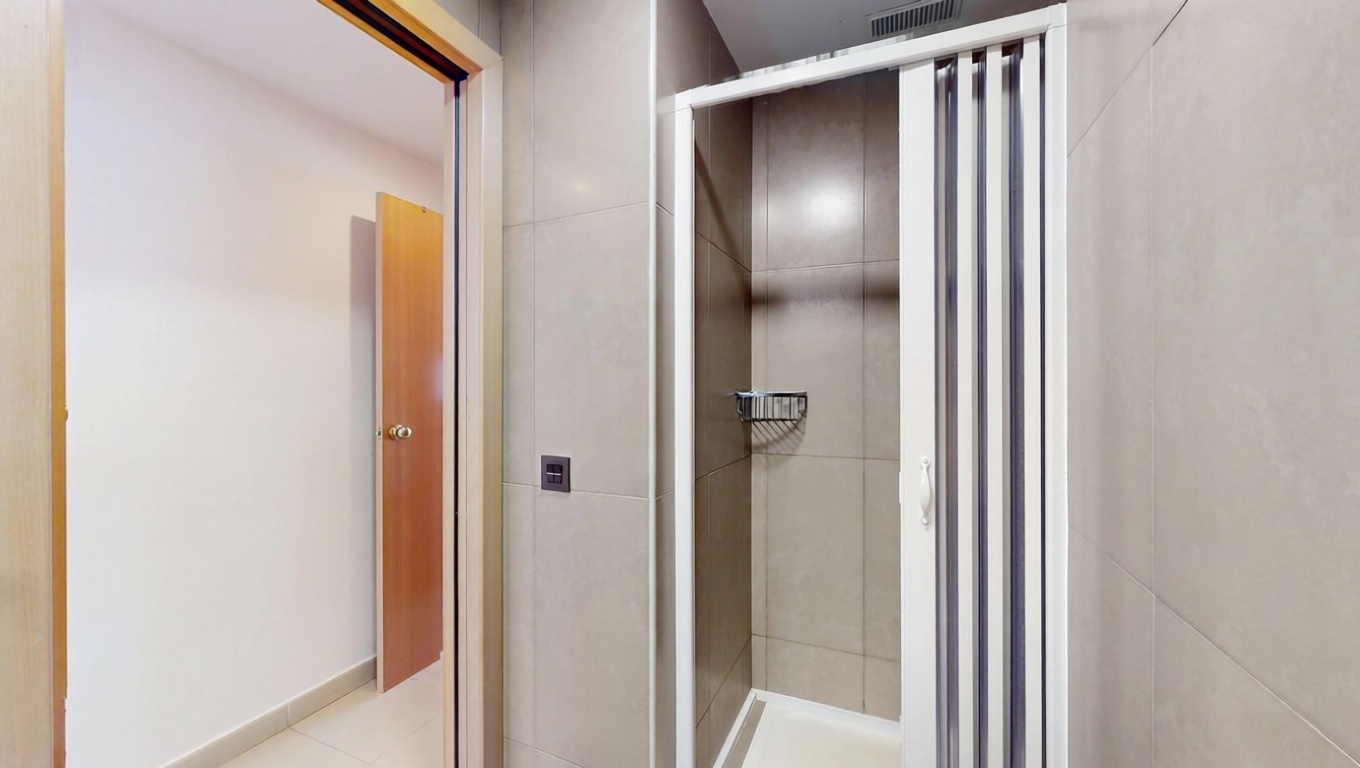 Ático en venta en primera línea de mar en Cambrils — Dormitorio