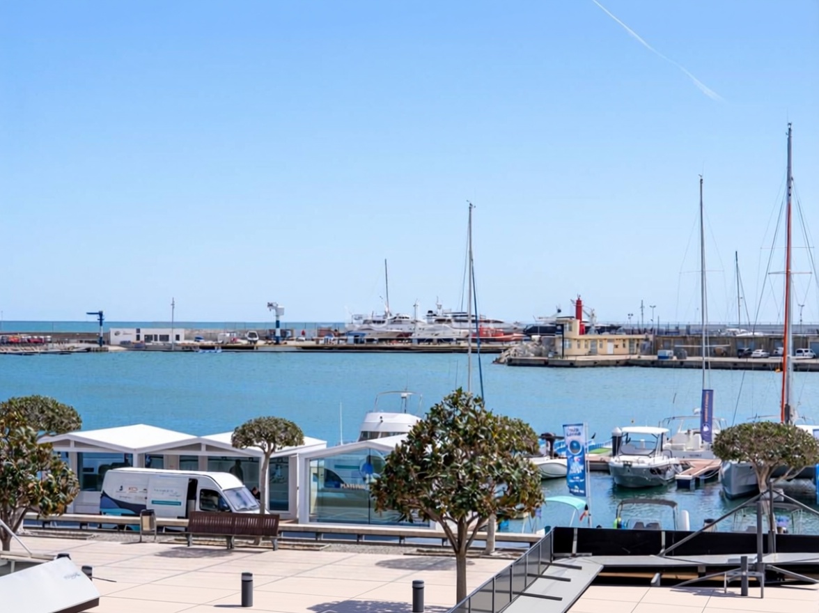 Квартира на продажу на первой линии пляжа в Cambrils — Морской вид