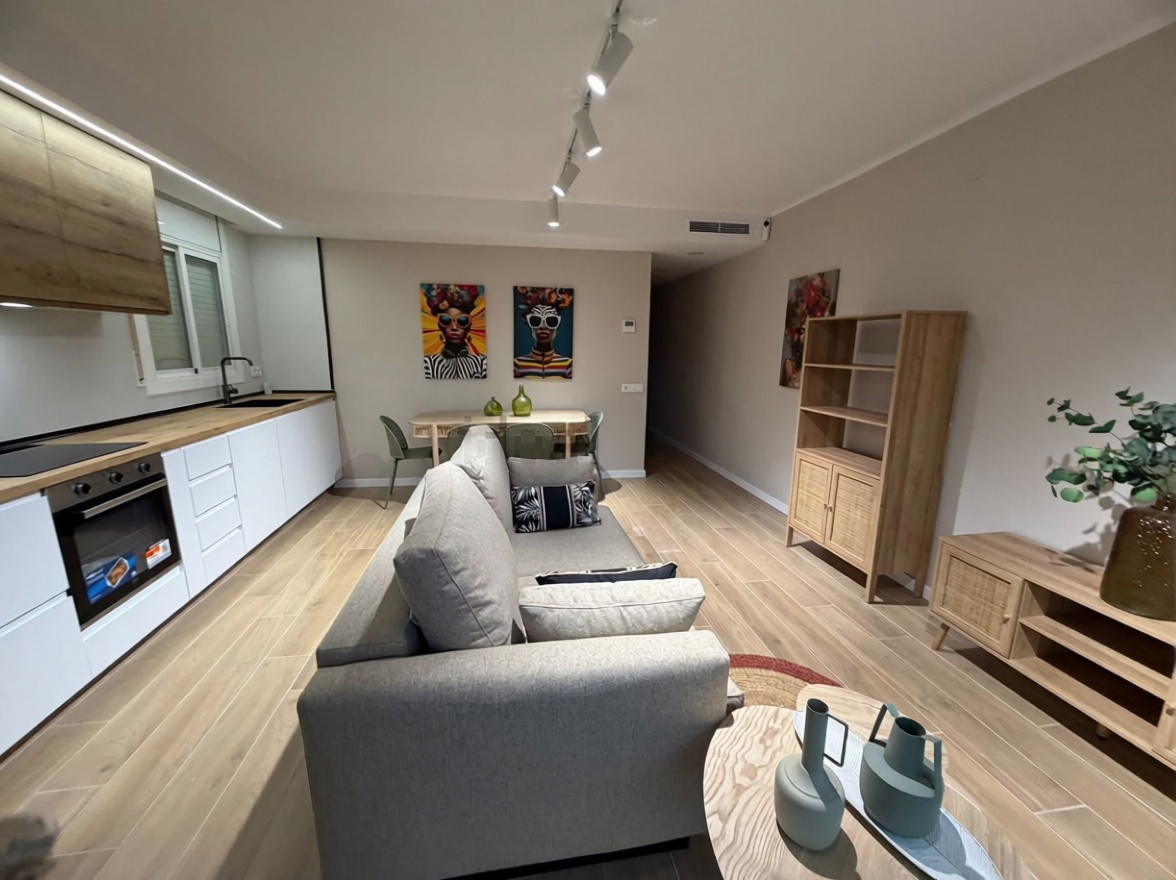 Attic for sale seafront in Cambrils — Living room