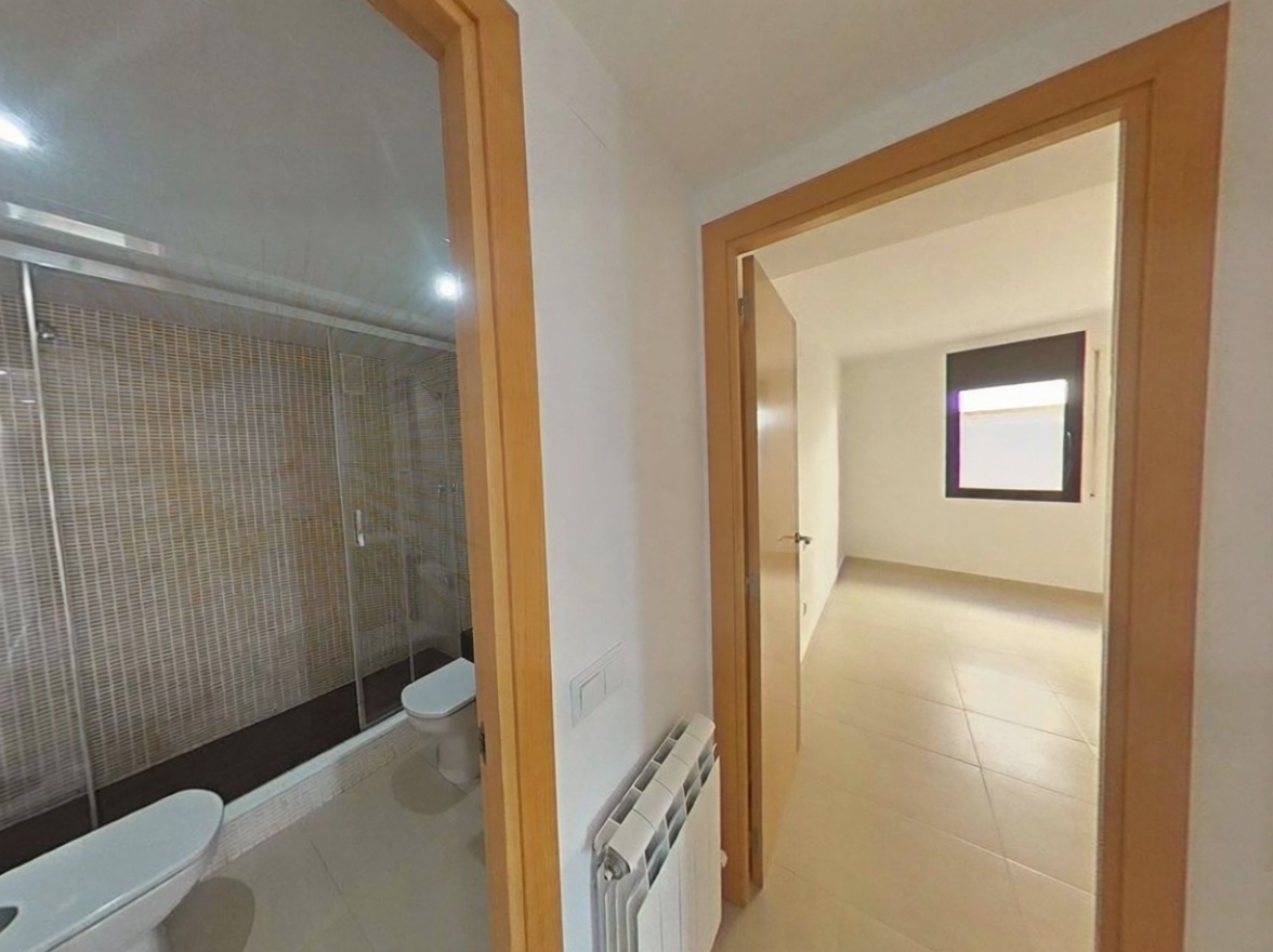 Dachgeschosswohnung zum Verkauf in erster Meereslinie in Cambrils — Bad
